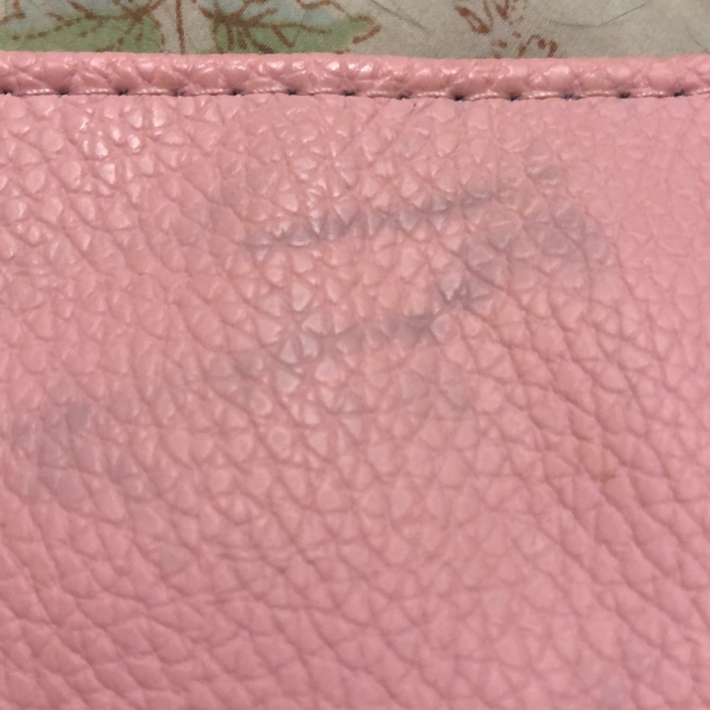 Adorable pink shoulder bag - gently used! - Picture 4 of 7